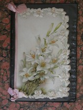 grande Image pieuse premiere communion motifs lys et communiante en tissus 1905