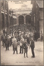 AUXERRE (89) - Sortie des ouvriers des Usines GUILLIET et FILS