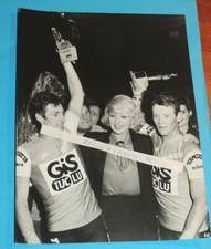 PHOTO CYCLISME MILANO 84 FRANCESCO MOSER  ET PIJNEN CELEBREE PAR SYLVA KOSCINA 