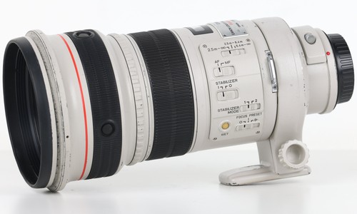 Canon 300mm is usm - f2.8l,