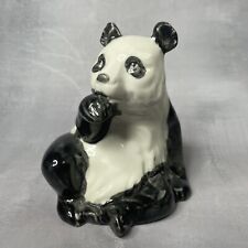 Statuette figurine animal panda assit en porcelaine  Haut.~11cm