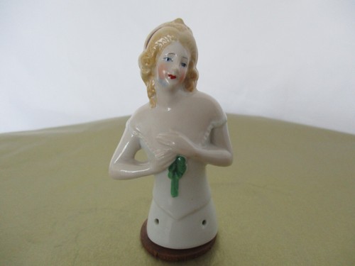 German flapper with green - flapper, bow