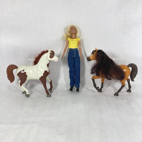 Une poupée barbie mattel - poupée, 2013