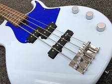 Guitare basse électrique