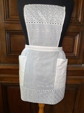 Ancien tablier de bonne / serveuse en polyamide et broderie    réfT10