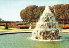 78 VERSAILLES PYRAMIDE