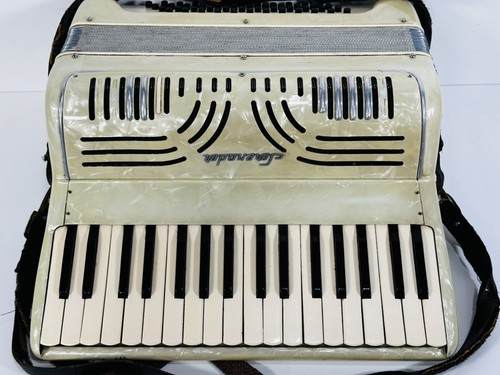 Serenader bass accordion - serenader,