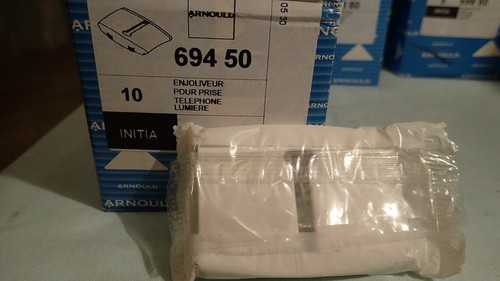 Arnould initia 69450 - 69450,