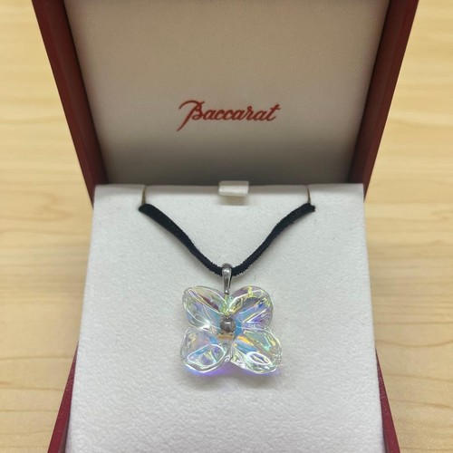 Collier ras cou - ras,