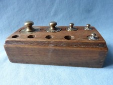 Ancienne petite boite de poids
