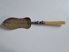 PELLE à GATEAU ou TARTE manche argent Fourré et bakelite  poinçon minerve