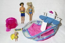 1995 Barbie sparkle beah & 1996 Ken et Tommy à la piscine