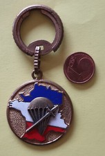 PARA / 1er CHOC / PORTE CLEF  AMICALE ANCIENS CAMEROUN 1963 /DRAGO