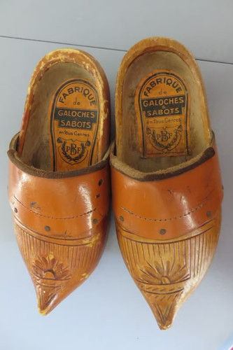 Paire sabots bois de - de, en