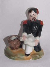 11C28 ANCIEN ENCRIER PIQUE