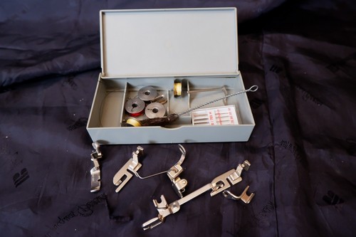 Pfaff boite avec accessoires - pfaff,