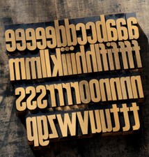 Lot anciens caracteres