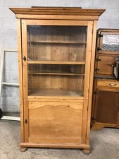 Grand meuble en pin d'époquxix EME comprenant deux portes 