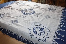Nappe N°18 beau centre de table en fil de lin 150 x 140cm broderie dentelle ange
