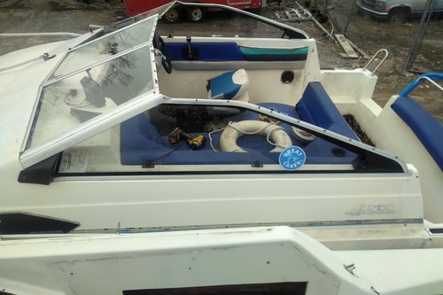 Port side glass windshield - side,