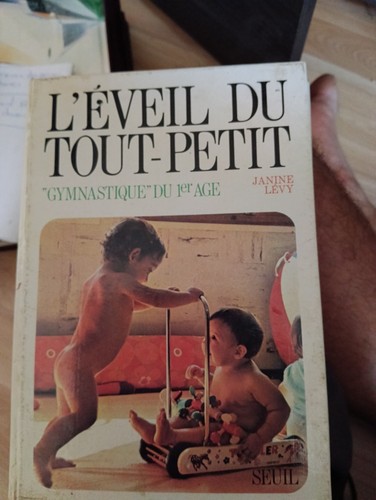 Livre éveil des touts - l,