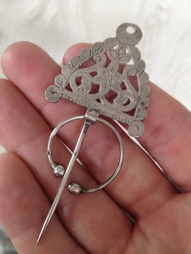 Belle petite fibule argent
