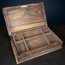 Très ancienne boîte à