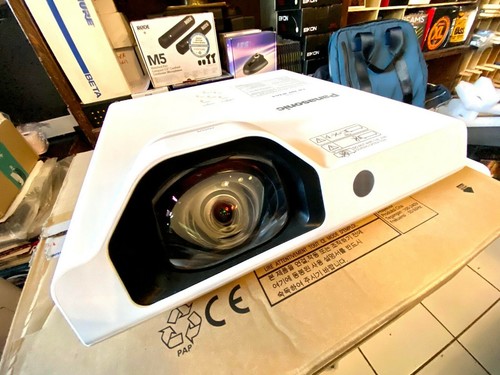 Vidéo projecteur panasonic - vidéo-projecteur,