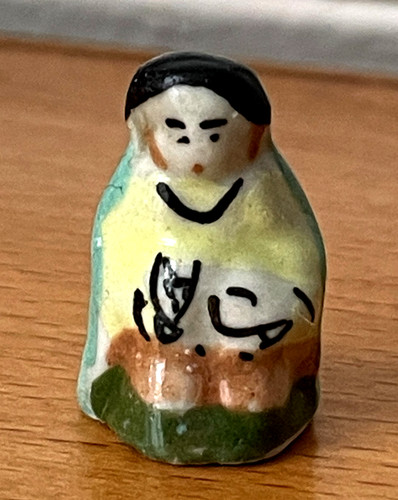 Adorable fève ancienne femme - adorable,