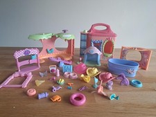 De nombreux accessoires LPS, pièces pour animaux Littlest Pet Shop, maisons ou