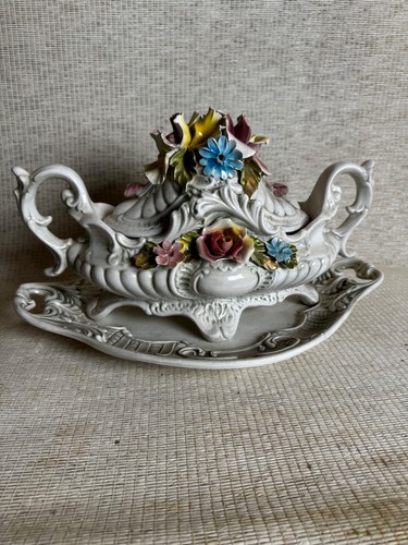 Ancienne soupière en - ,