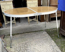 Table de camping vintage en bon état correct de 120 cm
