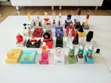 Lot N° 8 De 29 Miniatures De Parfum . Beaucoup D'anciennes . Marques Diverses