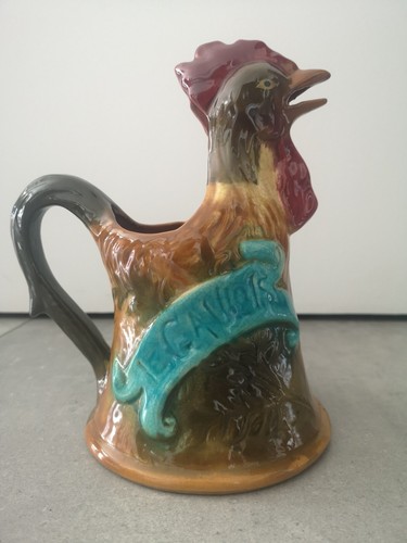 Pichet barbotine coq signé