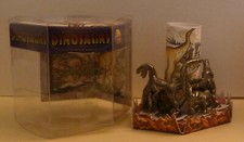 Coffret avec présentation d'un ensemble de 5 DINOSAURES en zamac
