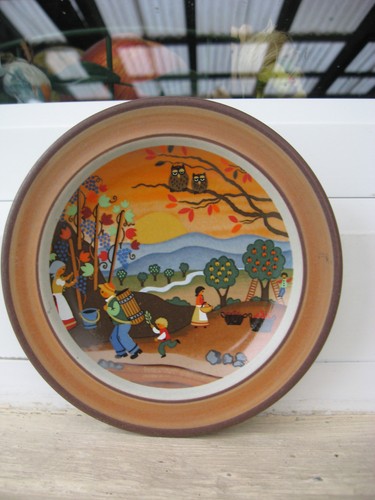 Petite assiette murale - petite, décor