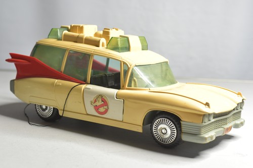 Ambulance ecto ghostbusters - ecto-1,
