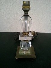 PIED DE LAMPE MODERNISTE EN