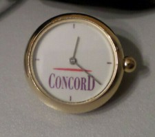  TRES PETIT rare Badge pin s