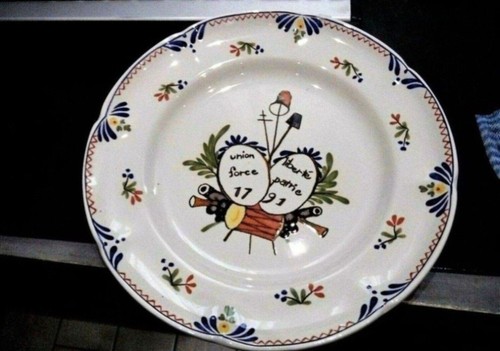 Assiette commémorative - , de