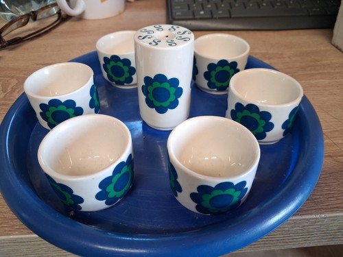 Service oeufs coquetier
