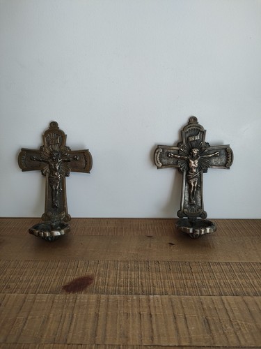Paire crucifix bénitier - de,