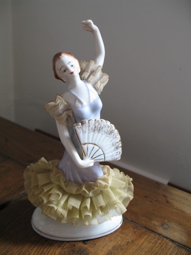 Statuette porcelaine - statuette,