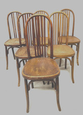 suite de chaises en bois