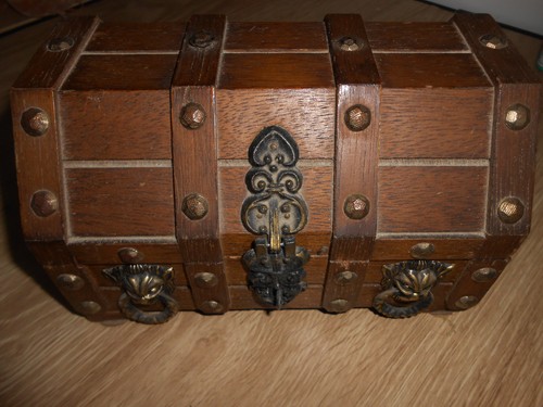 Beau coffre bijoux bois - bijoux, en