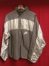 Veste coupe-vent Nike vintage Made in Italy gris & argent – Années 90 – Taille L