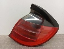 Feu arriere principal droit