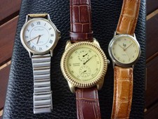 Lot de 3 montres. Une automatique et deux à quartz. LIP....