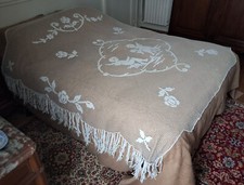 Ancienne Jeté de Lit/Dessus