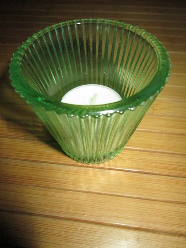 Bougeoir vert clair strié,en